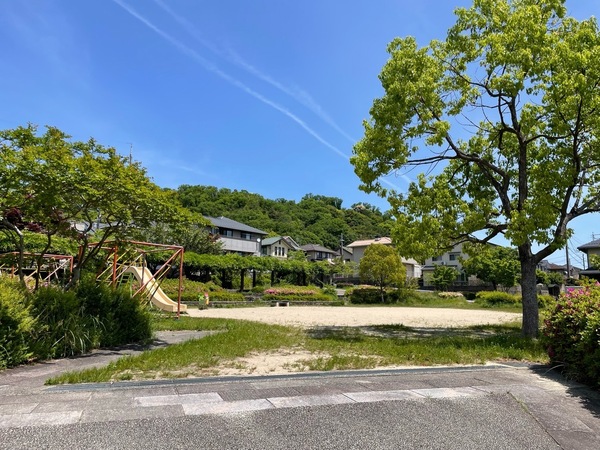サンシティ桂坂ロイヤル参番館(大枝山第四公園(花の舞公園))
