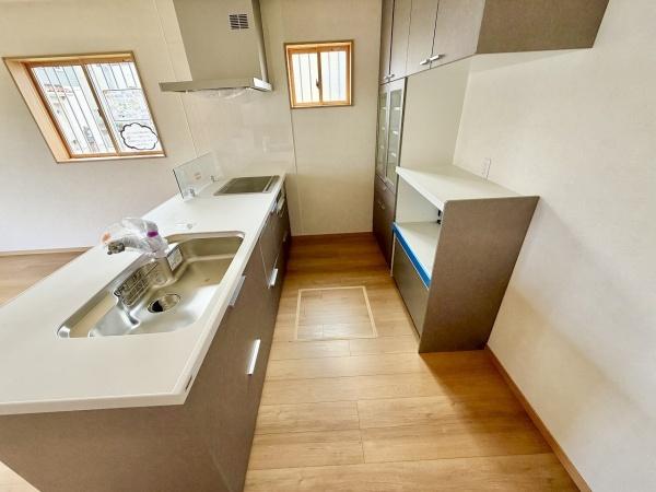 向日市鶏冠井町番田の新築一戸建