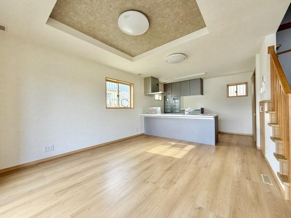 向日市鶏冠井町番田の新築一戸建