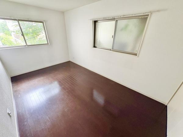 京都市南区上鳥羽南中ノ坪町の中古一戸建て