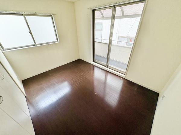 京都市南区上鳥羽南中ノ坪町の中古一戸建て
