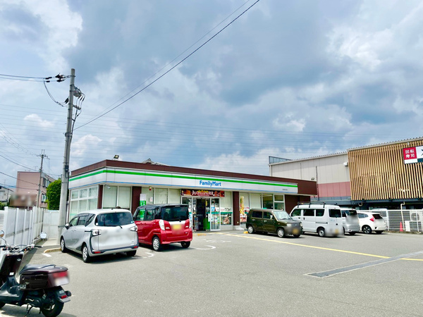 京都市西京区桂稲荷山町の土地(ファミリーマート桂西滝川町店)