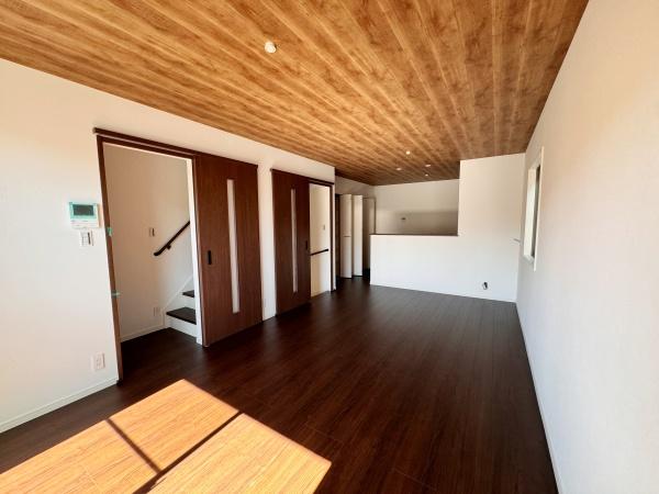 向日市鶏冠井町沢ノ東の新築一戸建