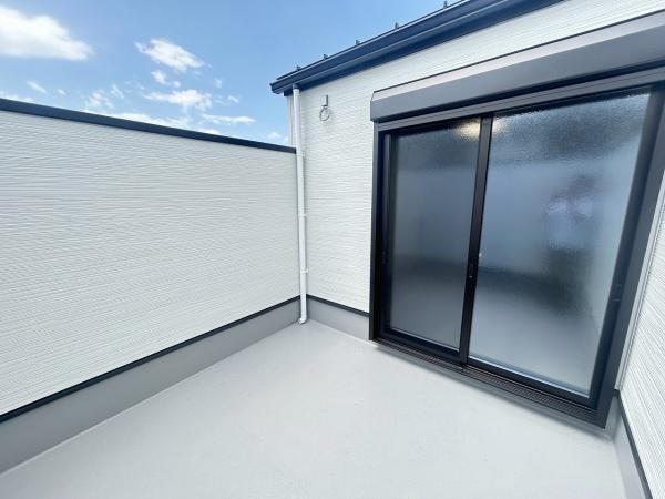 向日市物集女町五ノ坪の新築一戸建(バルコニー)