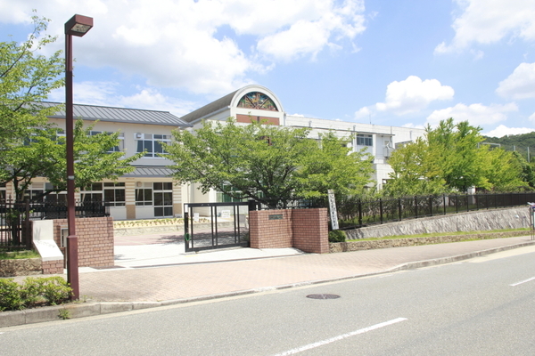 サンシティ桂坂ロイヤル参番館(京都市立桂坂小学校)