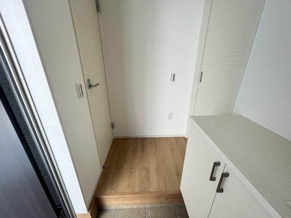 向日市寺戸町大牧の新築一戸建(玄関)