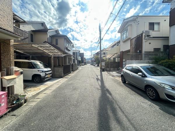 向日市寺戸町大牧の新築一戸建(前面道路含む現地写真)