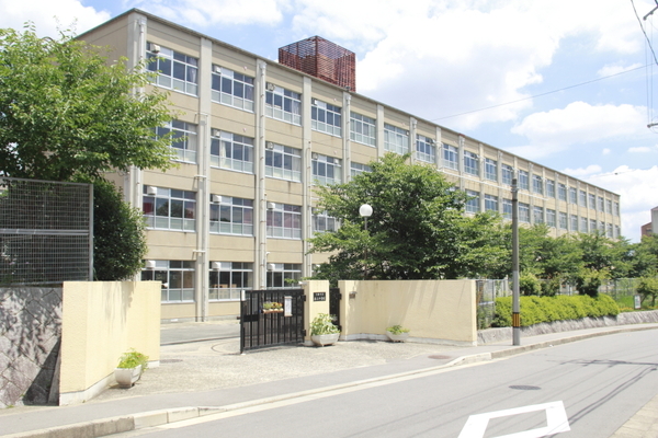 境谷西第2住宅2棟(京都市立洛西中学校)