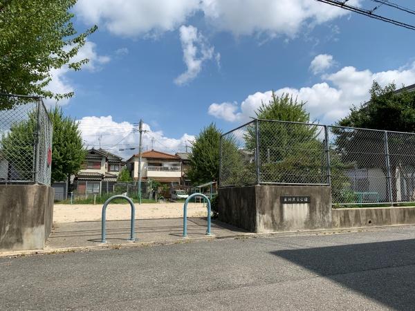 京都市伏見区羽束師菱川町の中古一戸建て(菱川児童公園)
