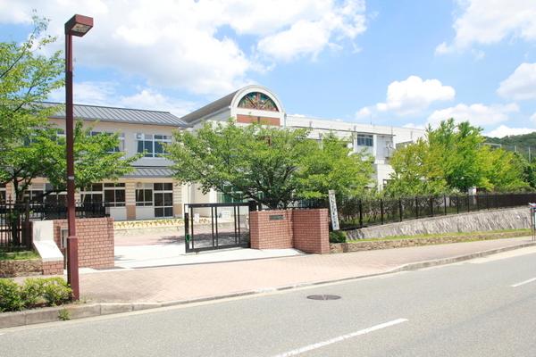 サンシティ桂坂ロイヤル弐番館(京都市立桂坂小学校)