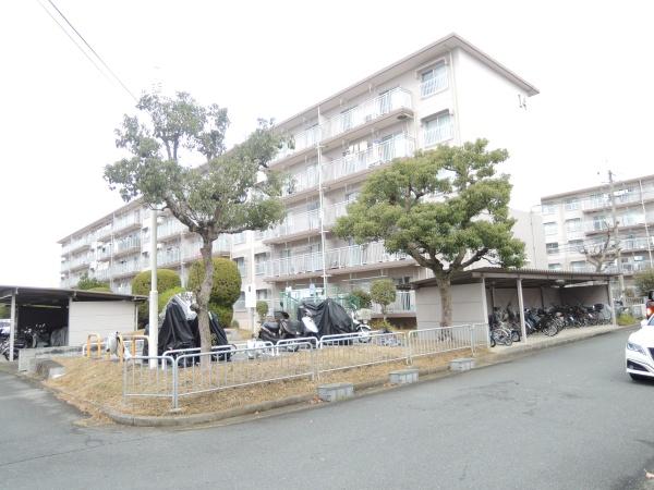 清和台住宅団地14号棟