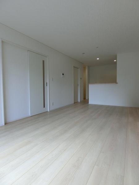 厚木市妻田東３丁目の新築一戸建