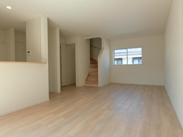 厚木市上依知の新築一戸建