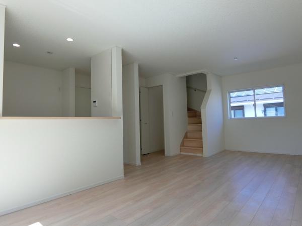 厚木市上依知の新築一戸建