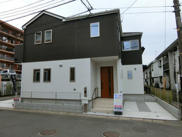 厚木市妻田北３丁目の新築一戸建