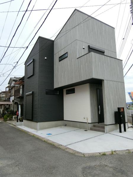 厚木市松枝２丁目の新築一戸建