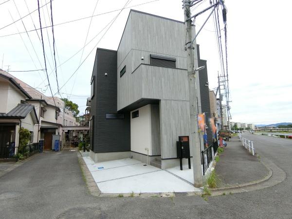 厚木市松枝２丁目の新築一戸建