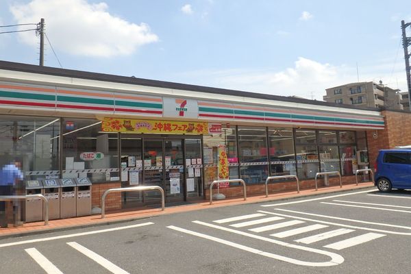 グリーンヒルズひばりが丘 2階(セブンイレブン座間ひばりが丘1丁目店)