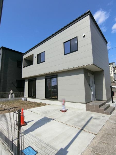 厚木市妻田北２丁目の新築一戸建