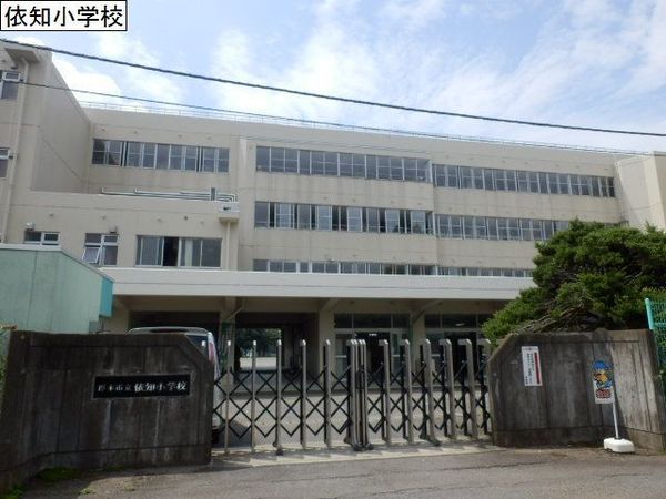 厚木市山際の新築一戸建(厚木市立依知小学校)