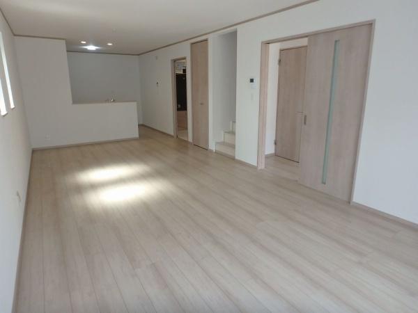 綾瀬市寺尾本町１丁目の新築一戸建