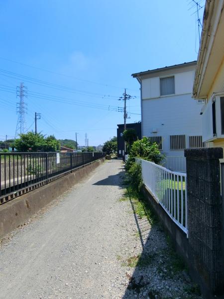 座間市四ツ谷の土地(前面道路含む現地写真)