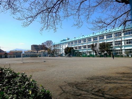 相武台ニューハイツ(座間市立相模野小学校)