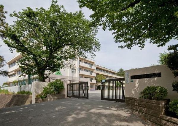 海老名市国分南２丁目の新築一戸建(海老名市立海老名小学校)