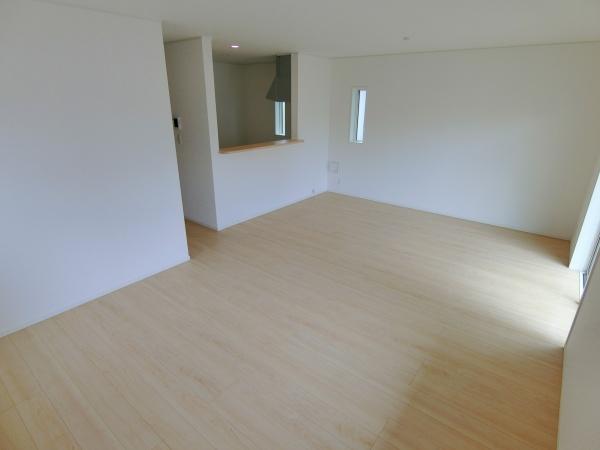 座間市入谷西２丁目の新築一戸建