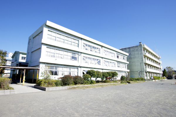 厚木市旭町４丁目の土地(厚木市立厚木第二小学校)