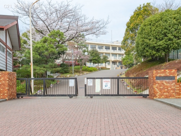 所沢市大字山口の土地(所沢市立上山口中学校)