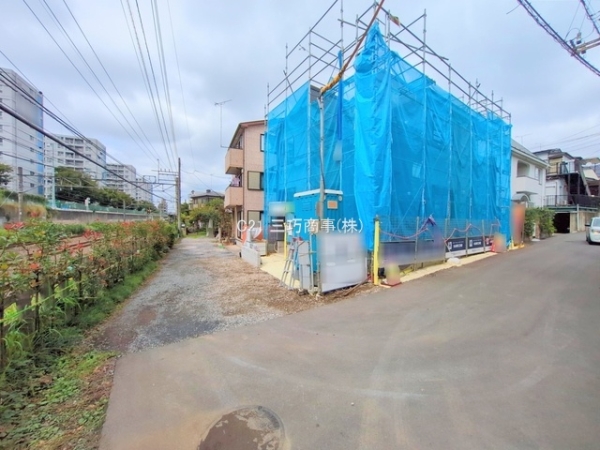 所沢市大字上安松の新築一戸建(前面道路含む現地写真)