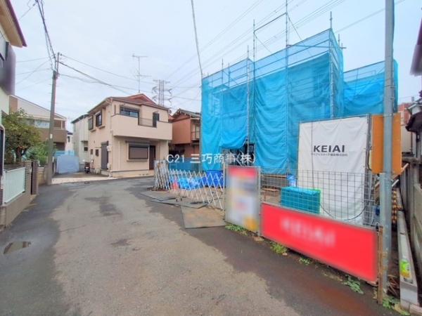 所沢市大字上安松の新築一戸建(前面道路含む現地写真)