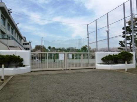 世田谷区宇奈根３丁目の新築一戸建(世田谷区立喜多見中学校)