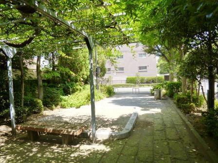 三井馬事公苑南ハイツB(上用賀四丁目公園)