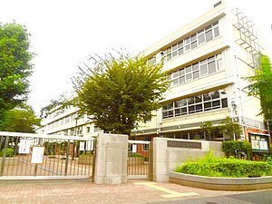 ステージファースト三宿(世田谷区立三宿中学校)