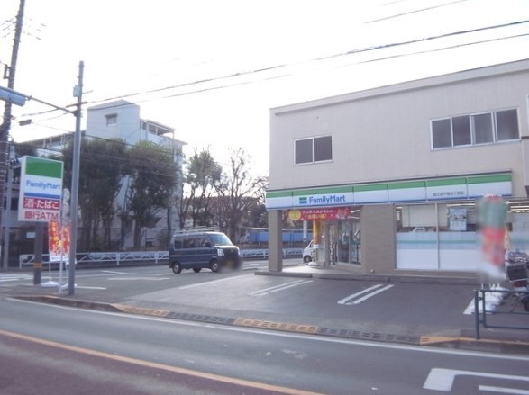 世田谷区喜多見3丁目の新築一戸建(ファミリーマート狛江岩戸南四丁目店)