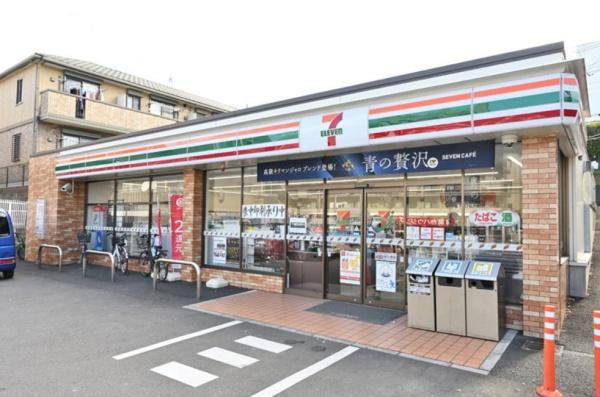 グリーンコート藤が丘イクシーズ(セブンイレブン横浜梅が丘店)