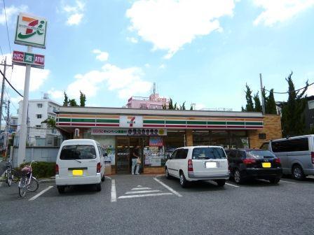 世田谷区経堂３丁目の新築一戸建(セブンイレブン世田谷宮坂3丁目店)