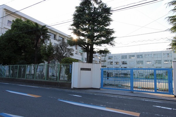 グランイーグル多摩川スカイフロント(大田区立高畑小学校)