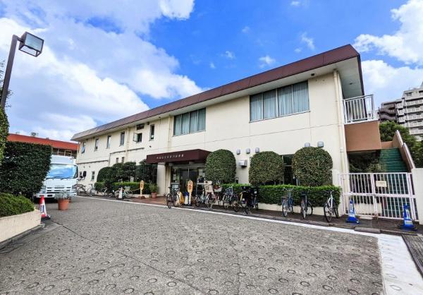 さんろーどダイヤモンドマンション(大田区立多摩川図書館)