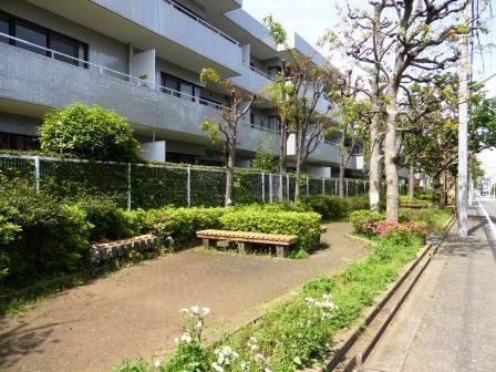 レガリス用賀(上野毛四丁目小緑地)