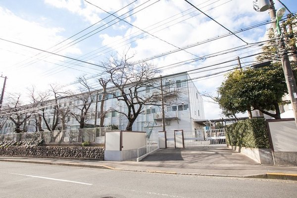 世田谷区新町１丁目の新築一戸建(世田谷区立深沢中学校)