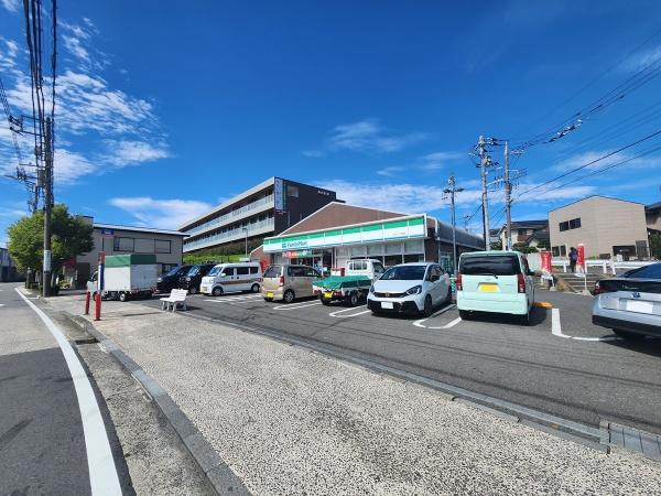 ガルボシティ横浜市旭区中沢1丁目(ファミリーマート)
