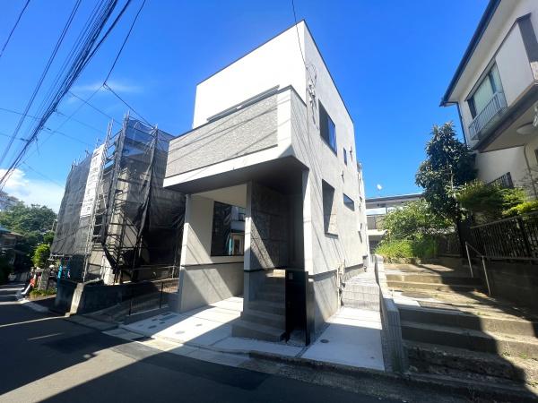 川崎市多摩区東三田３丁目の新築一戸建