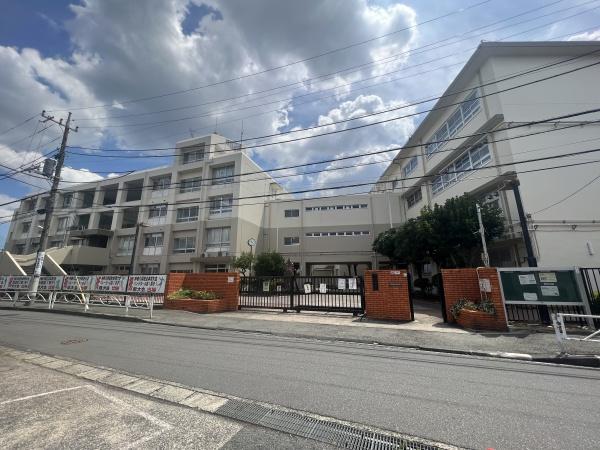 宮前平グリーンハイツ３７号棟(川崎市立向丘中学校)
