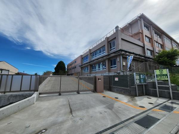 ラグラス王禅寺西(川崎市立南百合丘小学校)