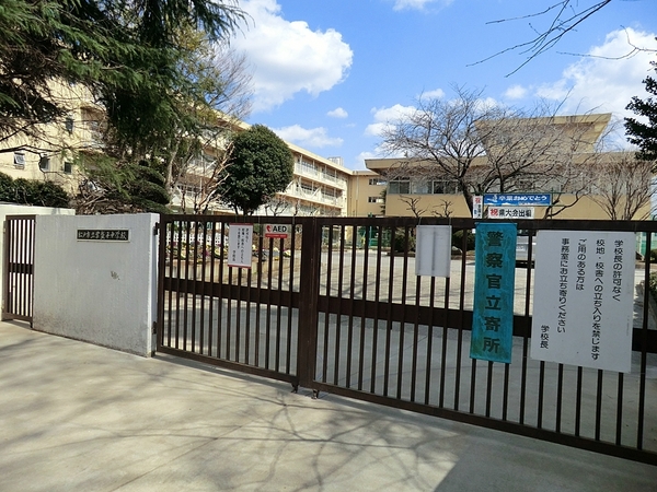 松戸市常盤平6期 2号棟 新築戸建(松戸市立常盤平中学校)