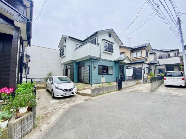 松戸市松飛台の中古一戸建て(前面道路含む現地写真)