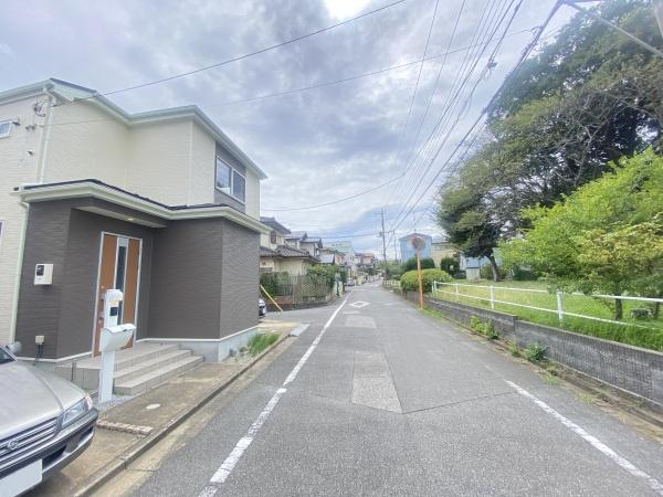 我孫子市根戸の中古一戸建て(前面道路含む現地写真)